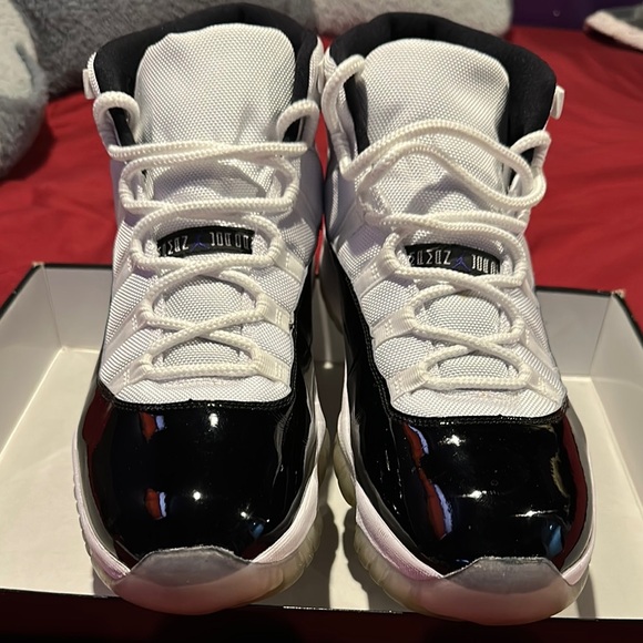 Air Jordan 11 Concord Sneakers - Picture 5 of 11
